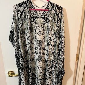 Top it off one size Black and White Patterned Kimono wrap shawl